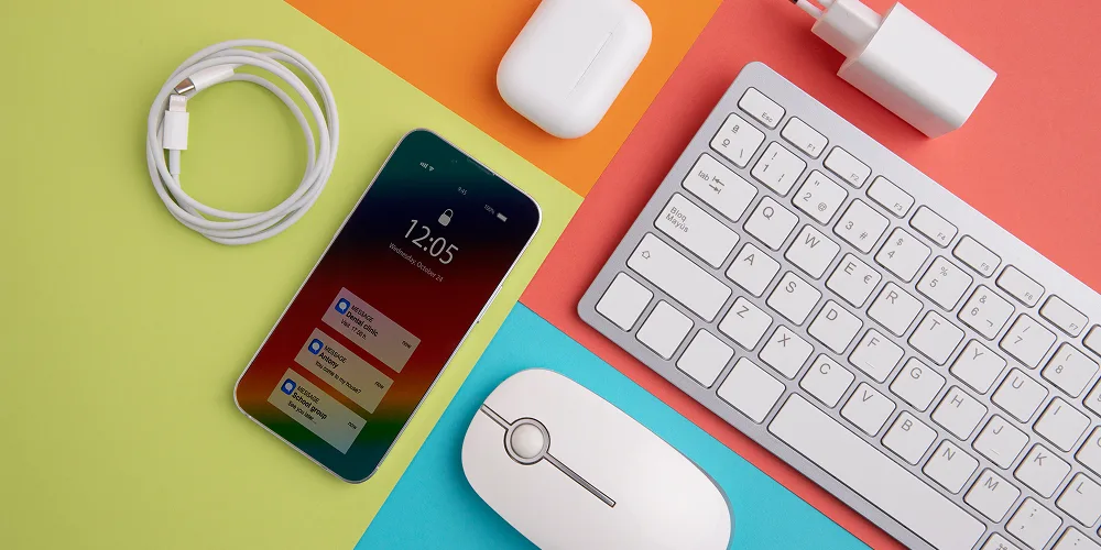 top-view-smartphone-with-keyboard-charger top-view-smartphone-with-keyboard-charger